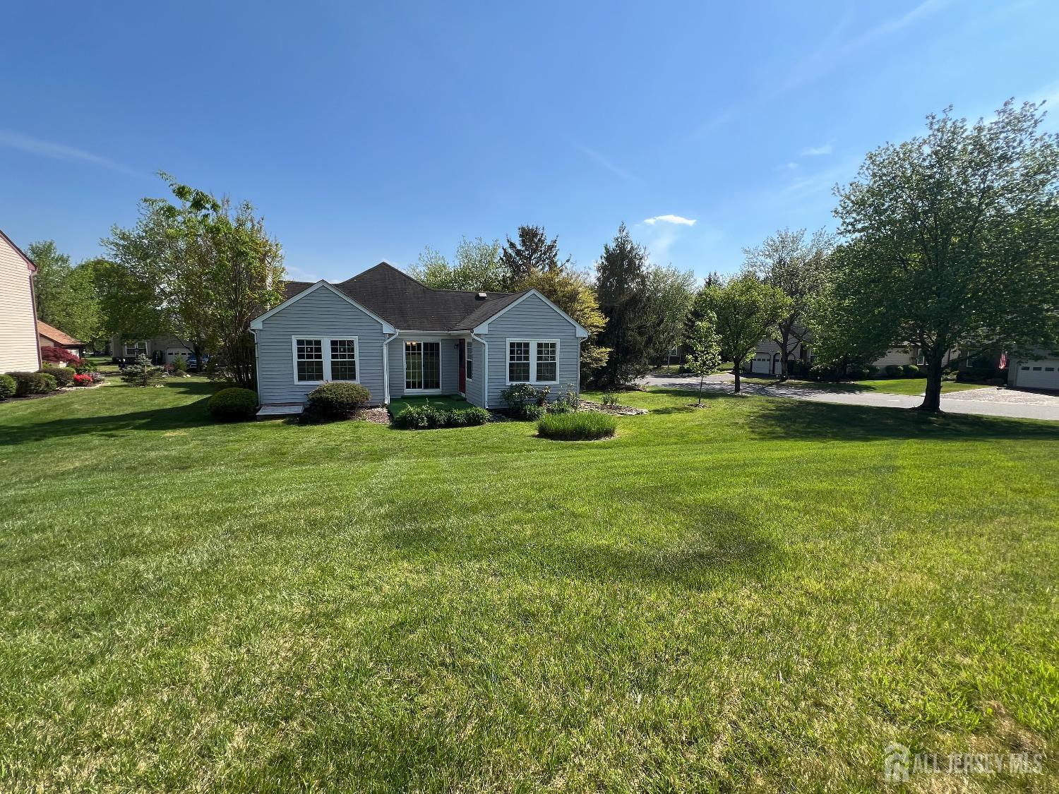 16 Baltusrol Court, Monroe Township, New Jersey image 3