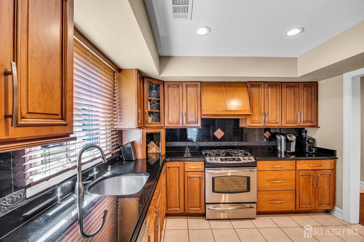 152 Redpine Loop, Old Bridge, New Jersey image 10