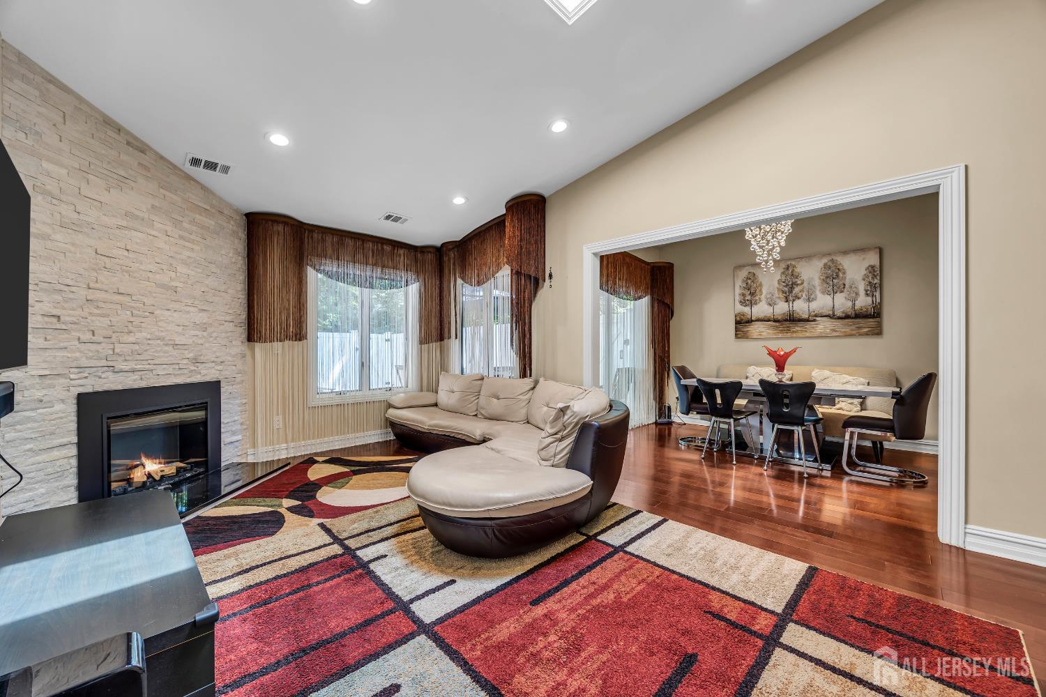 152 Redpine Loop, Old Bridge, New Jersey image 5