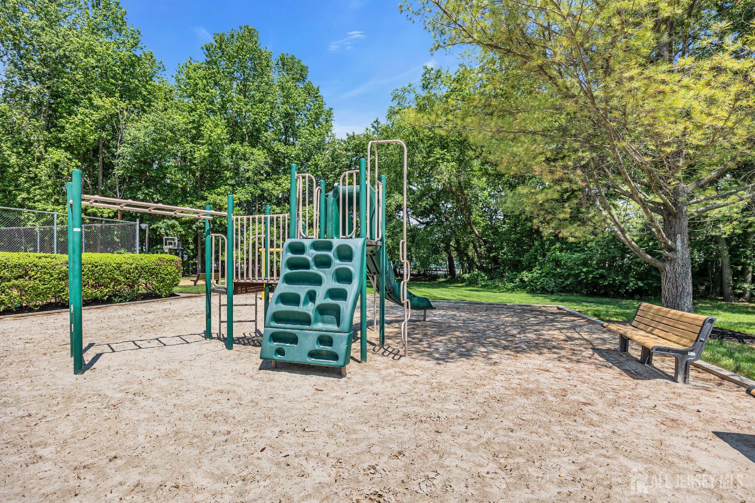 152 Redpine Loop, Old Bridge, New Jersey image 25