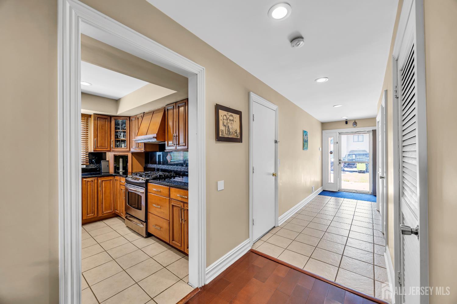 152 Redpine Loop, Old Bridge, New Jersey image 8