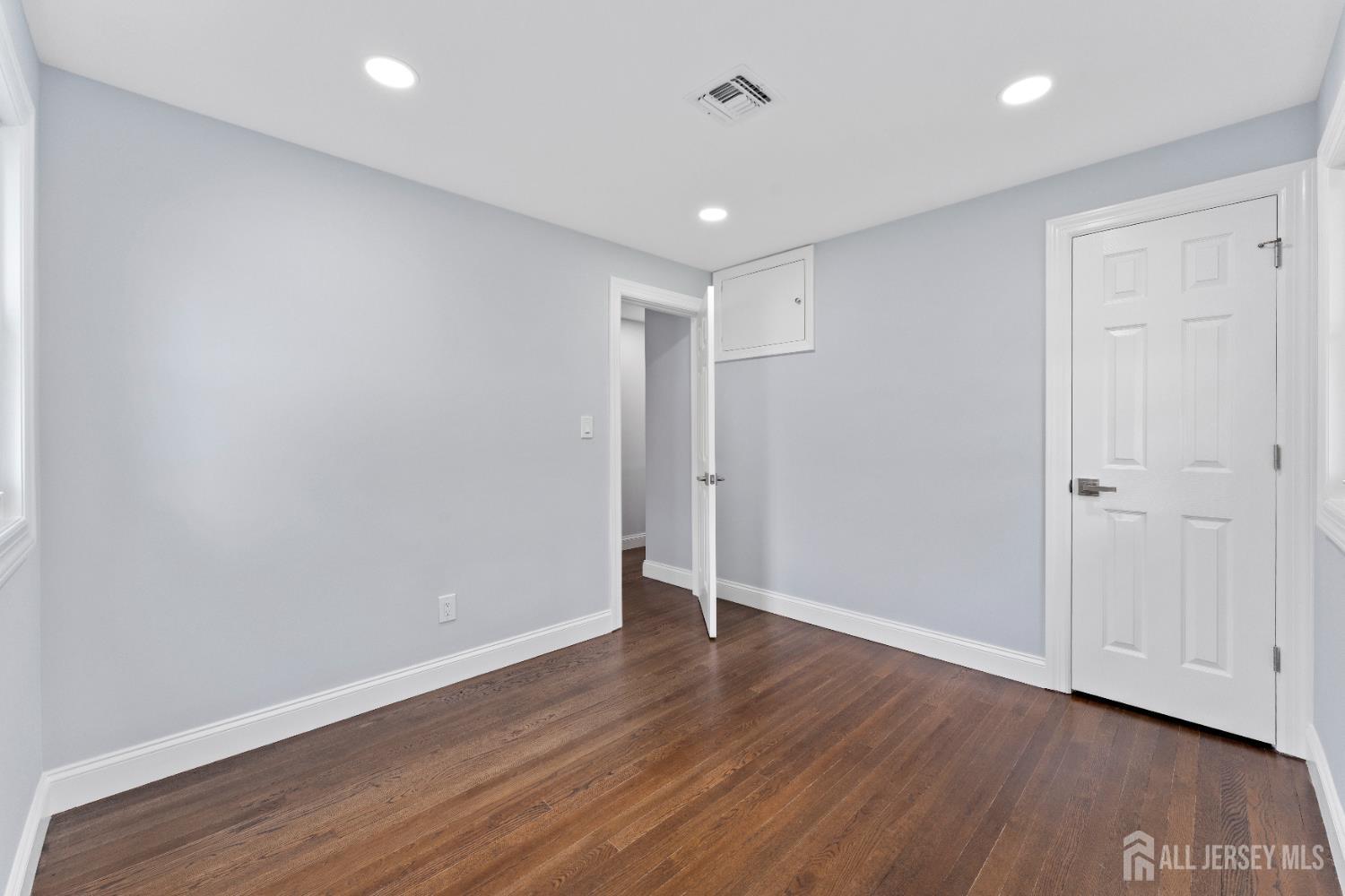 413 Main Street, Middlesex, New Jersey image 12