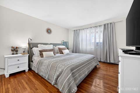Condo For Sale - 46 Gramercy Gardens #B<br/> Middlesex County, Middlesex, NJ 08846