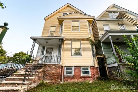 Apartment For Rent - 148 Fairmount Avenue<br/> Newark, NJ 07103
