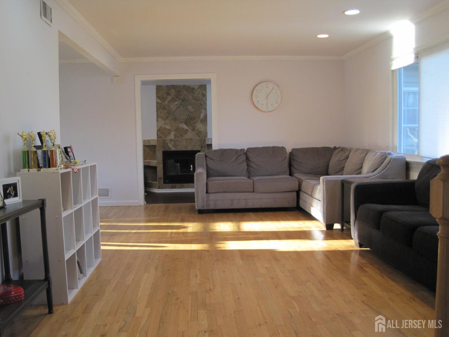 9 Salem Road, East Brunswick, New Jersey image 6