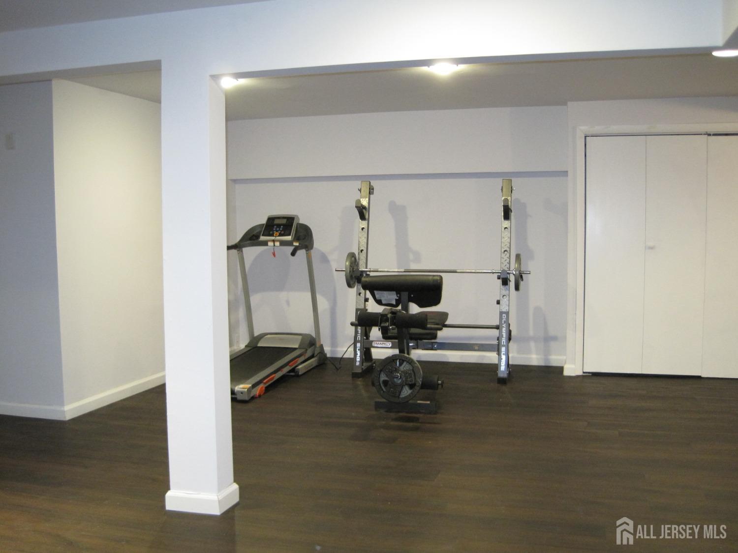 9 Salem Road, East Brunswick, New Jersey image 23