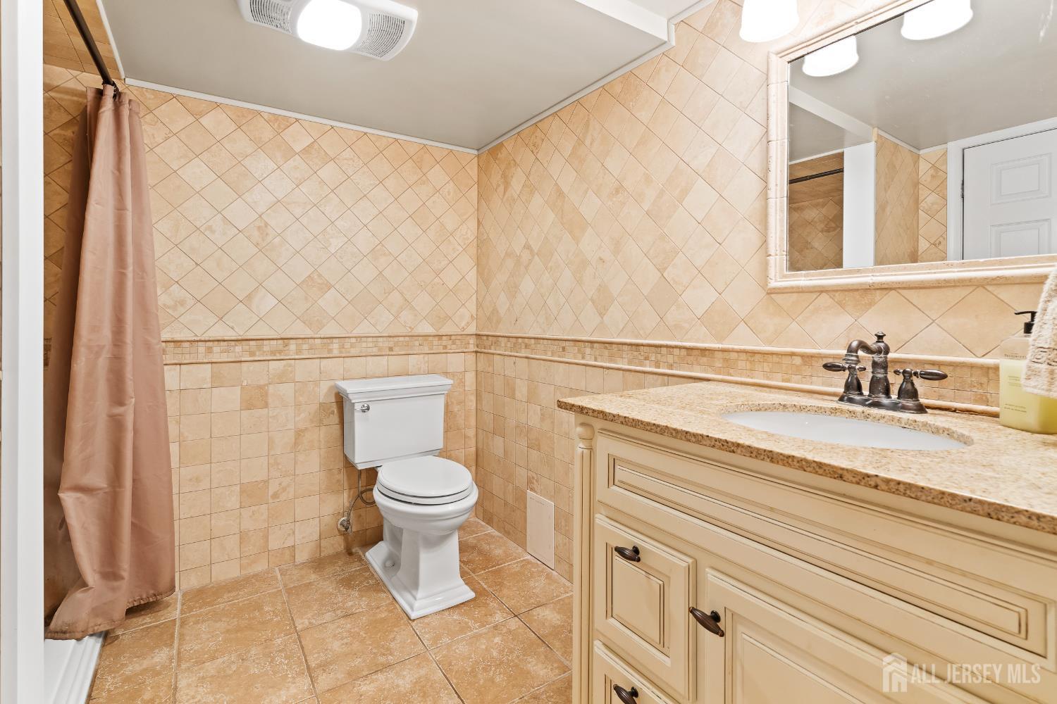 25 Suydam Avenue, Edison, New Jersey image 13