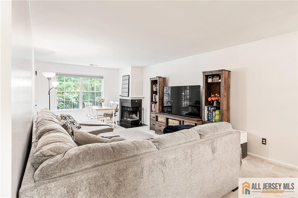 102 Raintree Court, Helmetta, New Jersey image 8