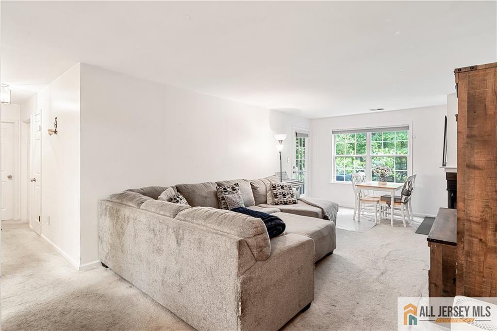 102 Raintree Court, Helmetta, New Jersey image 9