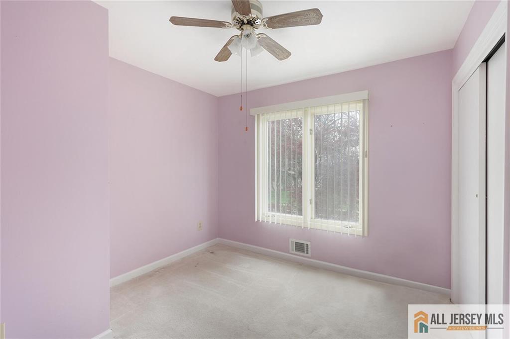 2 Westwood Circle, Edison, New Jersey image 17