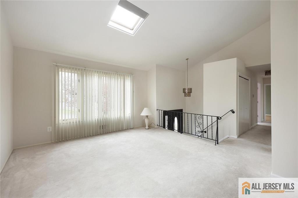 2 Westwood Circle, Edison, New Jersey image 8