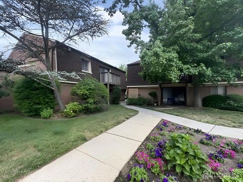 Condo For Sale - 316 Meadow Woods Lane<br/> Mercer County, Lawrence, NJ 08648