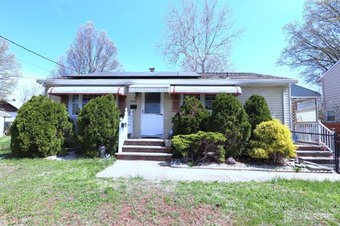 Homes For Sale - 89 Oak Lane<br/> Edison, NJ 08817