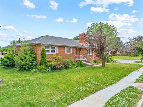 Homes For Sale - 458 Old Bridge Turnpike<br/> Middlesex County, South River, NJ 08882