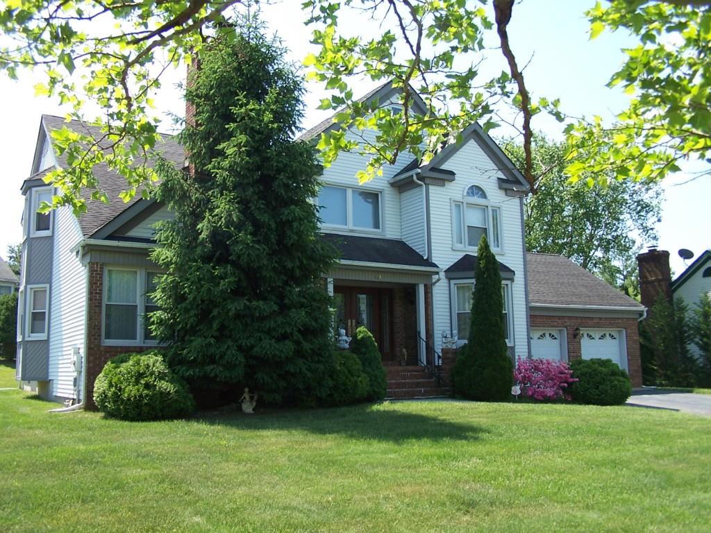 Photo 1 of 21 — 44 Oakland Road, Old Bridge, NJ 08857