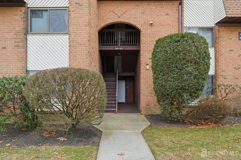 Condo For Sale - 307 Edison Glen Terrace<br/> Edison, NJ 08837