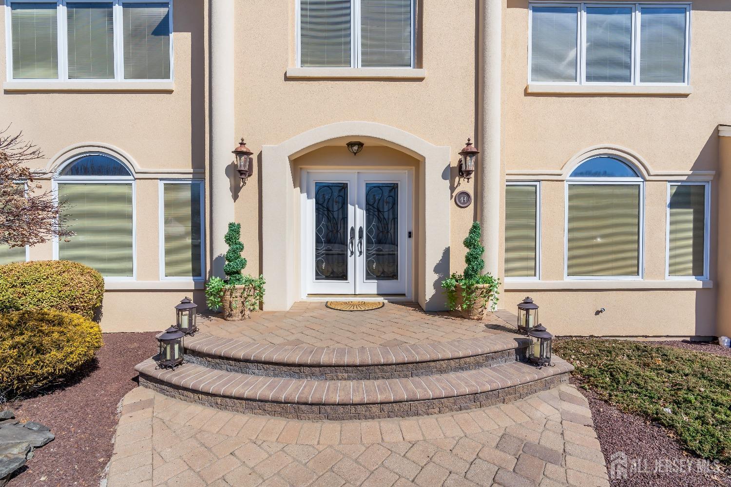 44 Ivanhoe Drive, Manalapan, New Jersey image 9