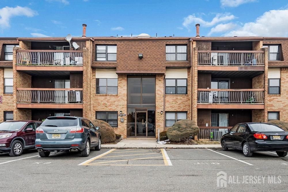 1610 Raspberry Court, Edison, New Jersey image 1