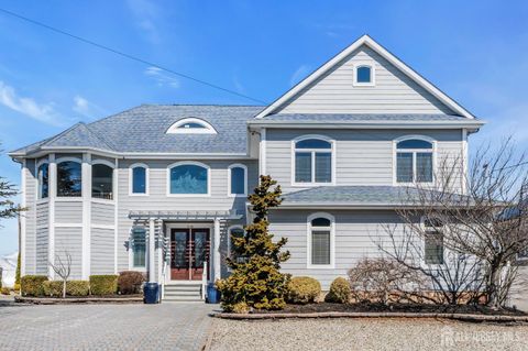 Homes For Rent - 3110 Windsor Avenue<br/> Toms River, NJ 08753