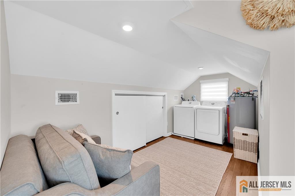 Lavallette, New Jersey, 08735, United States, 3 Bedrooms Bedrooms, ,2 BathroomsBathrooms,Residential,Active,2052125