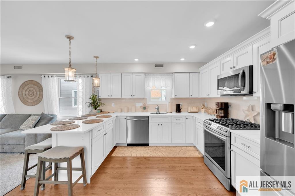 Lavallette, New Jersey, 08735, United States, 3 Bedrooms Bedrooms, ,2 BathroomsBathrooms,Residential,Active,2052125