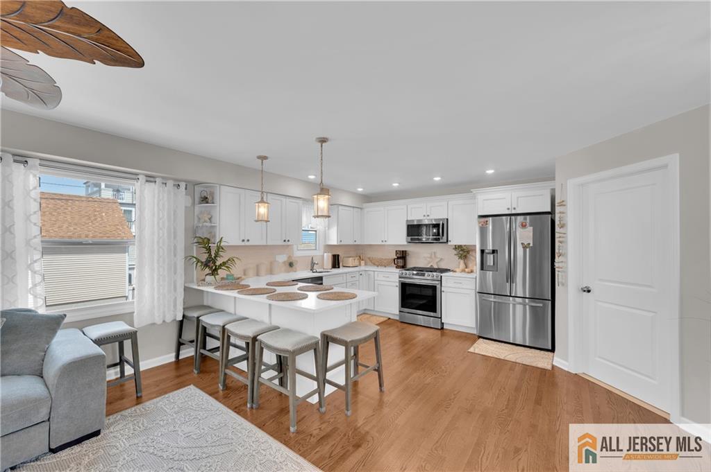 Lavallette, New Jersey, 08735, United States, 3 Bedrooms Bedrooms, ,2 BathroomsBathrooms,Residential,Active,2052125