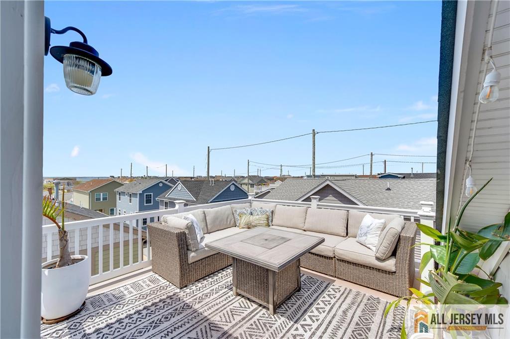 Lavallette, New Jersey, 08735, United States, 3 Bedrooms Bedrooms, ,2 BathroomsBathrooms,Residential,Active,2052125
