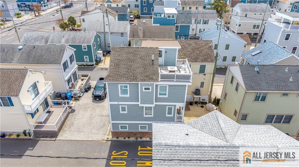 Lavallette, New Jersey, 08735, United States, 3 Bedrooms Bedrooms, ,2 BathroomsBathrooms,Residential,Active,2052125
