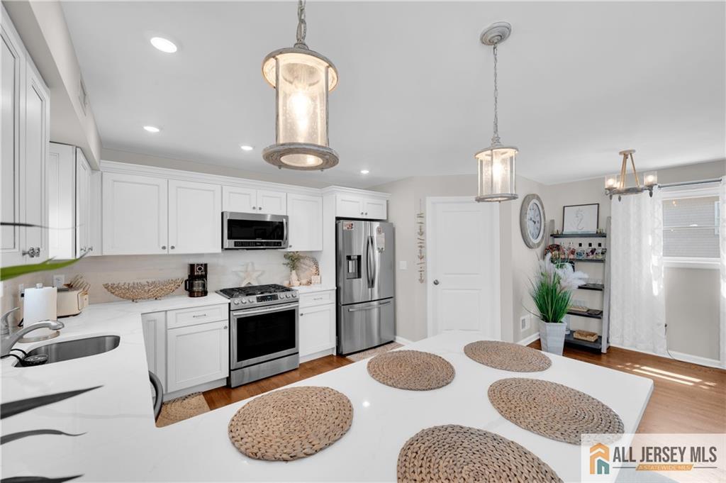 Lavallette, New Jersey, 08735, United States, 3 Bedrooms Bedrooms, ,2 BathroomsBathrooms,Residential,Active,2052125
