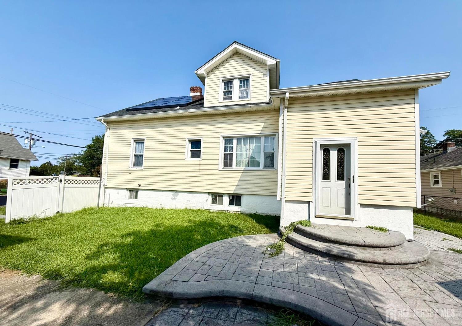 73 Laurence Parkway