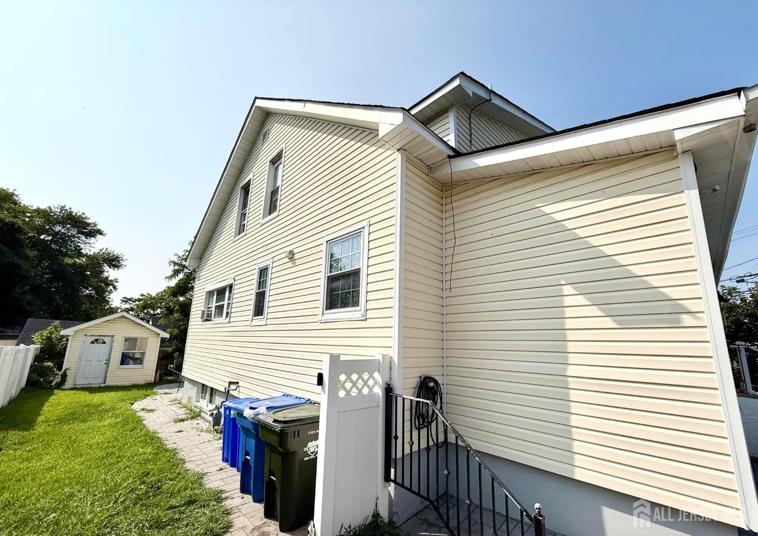 73 Laurence Parkway