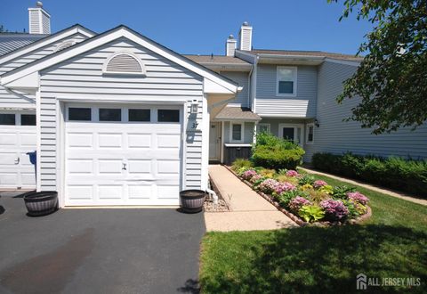 Condo For Sale - 37 Upperbrook Court<br/> Middlesex County, Sayreville, NJ 08859