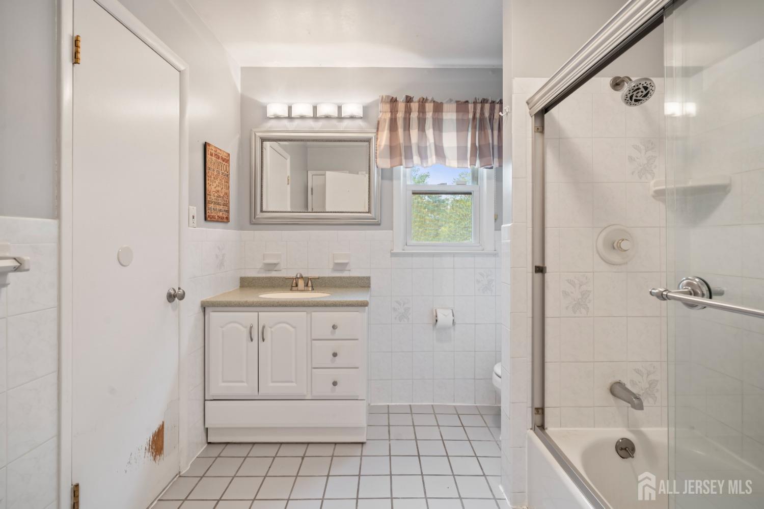 14 Sterling Court, East Brunswick, New Jersey image 12