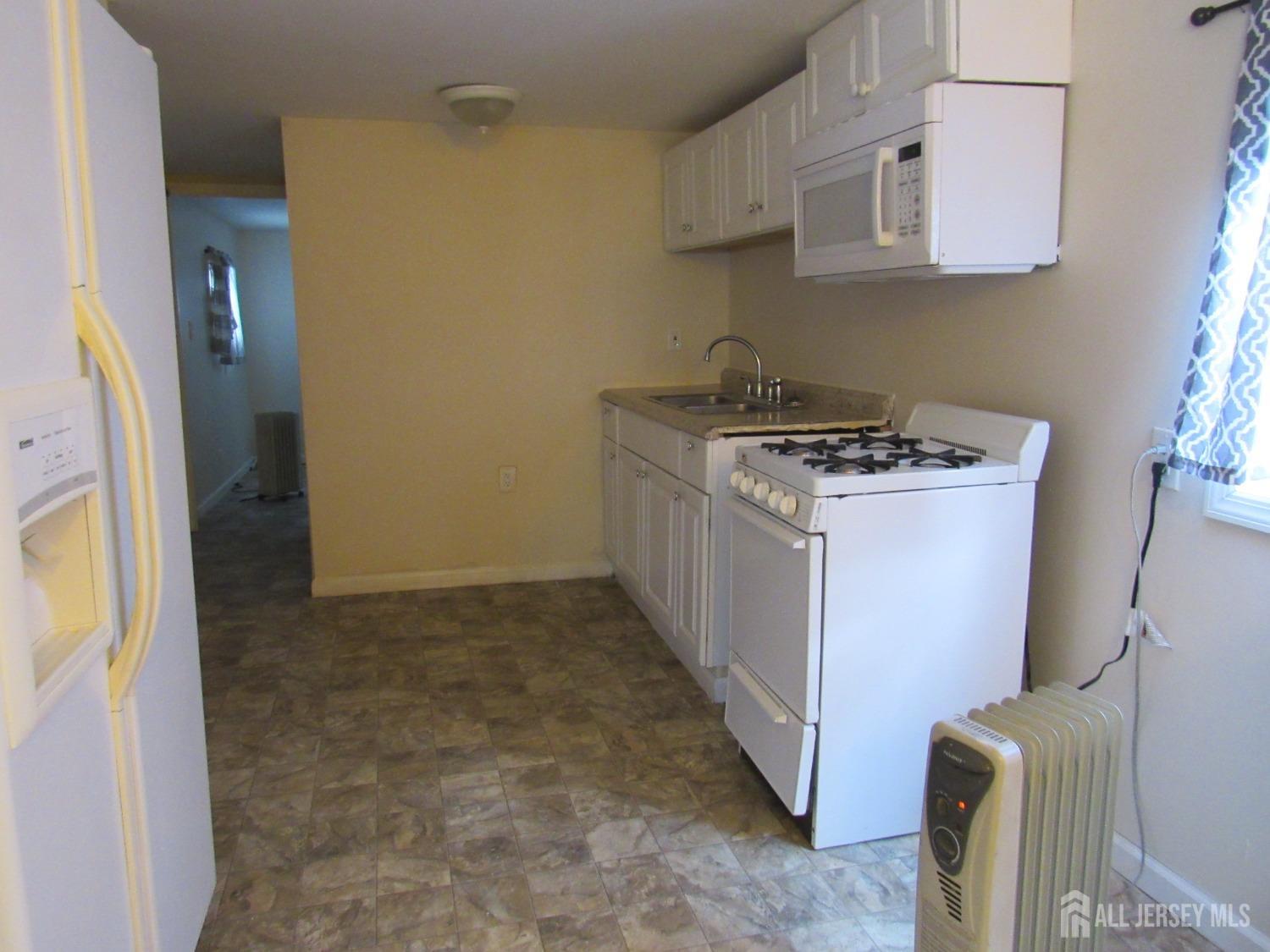 46 Oakdale Village, North Brunswick, New Jersey image 3