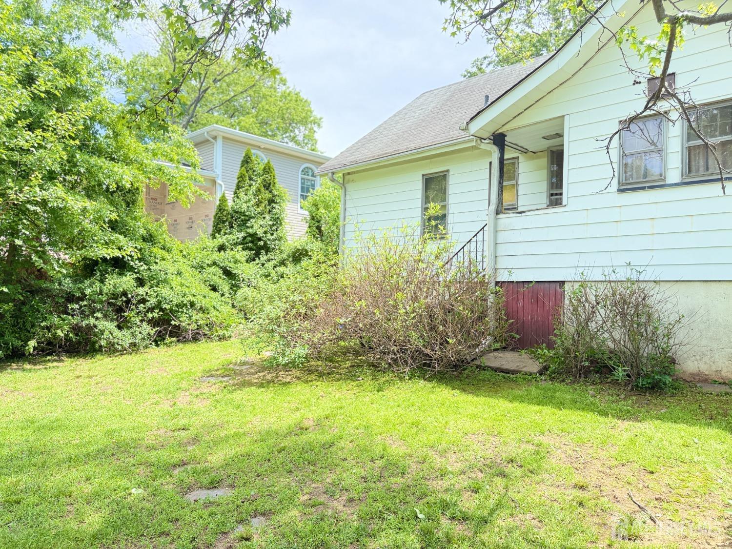 140 Temple Street, Edison, New Jersey image 6