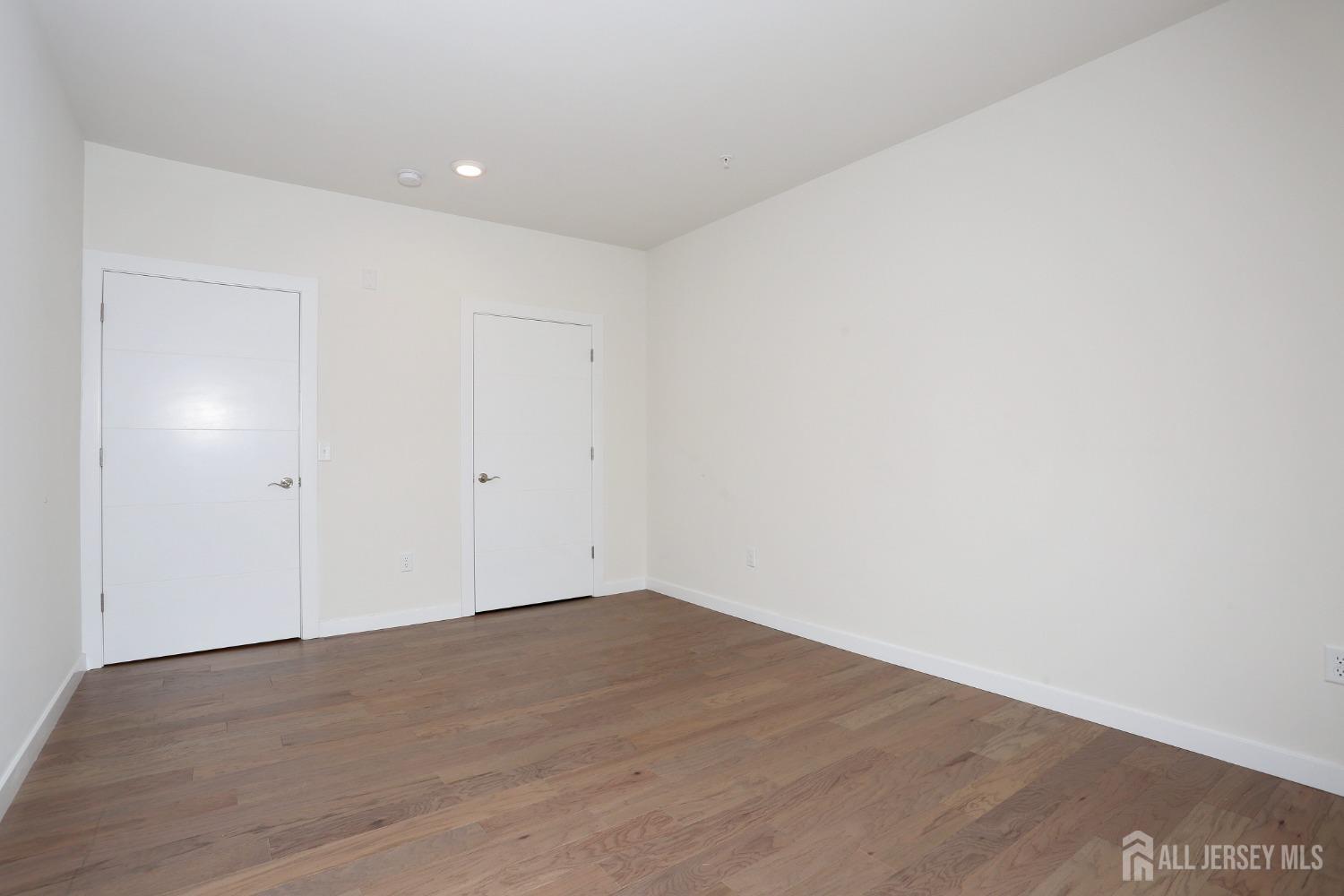 725 Lorhan Drive, Piscataway, New Jersey image 32