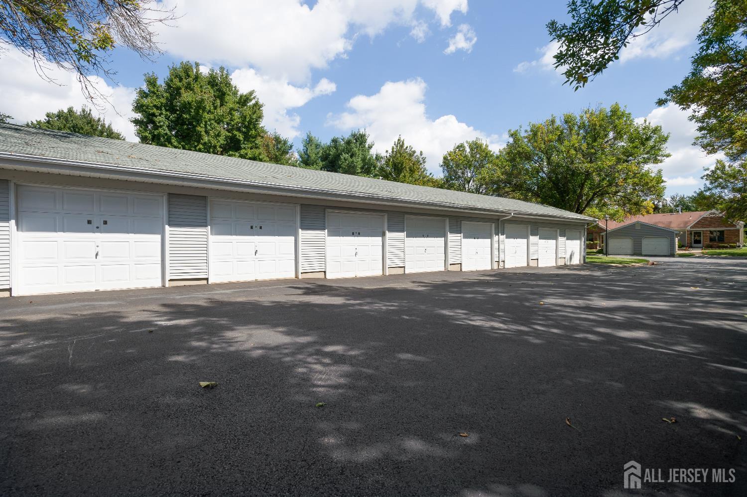 East Brunswick, New Jersey 08816, United States, 1 Bedroom Bedrooms, ,1 BathroomBathrooms,Residential,Active,153392