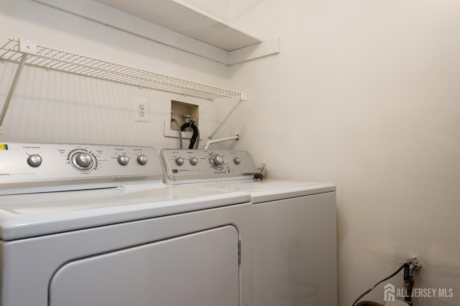 East Brunswick, New Jersey 08816, United States, 1 Bedroom Bedrooms, ,1 BathroomBathrooms,Residential,Active,153392