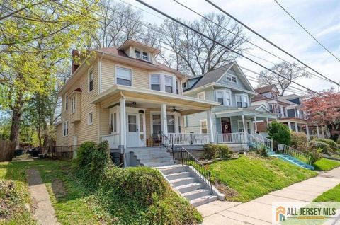Homes For Sale - 28 Oak Lane<br/> Trenton, NJ 08618