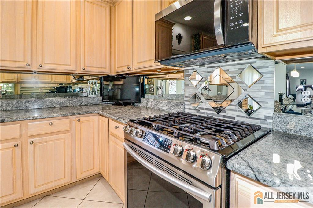 11 Markham Circle, Old Bridge, New Jersey image 14