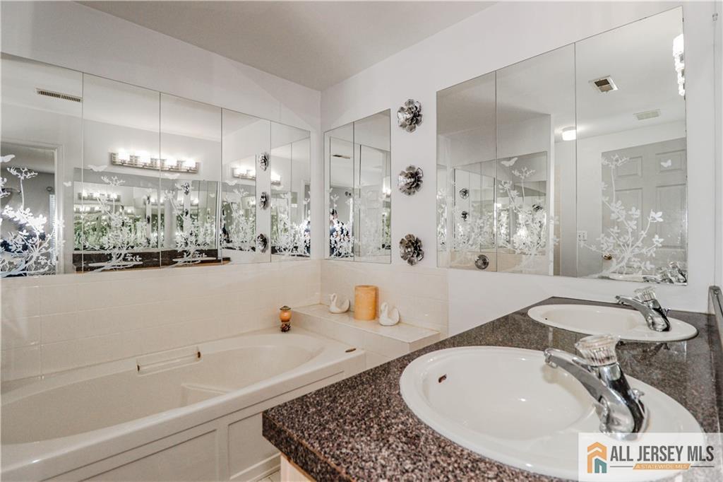 11 Markham Circle, Old Bridge, New Jersey image 33
