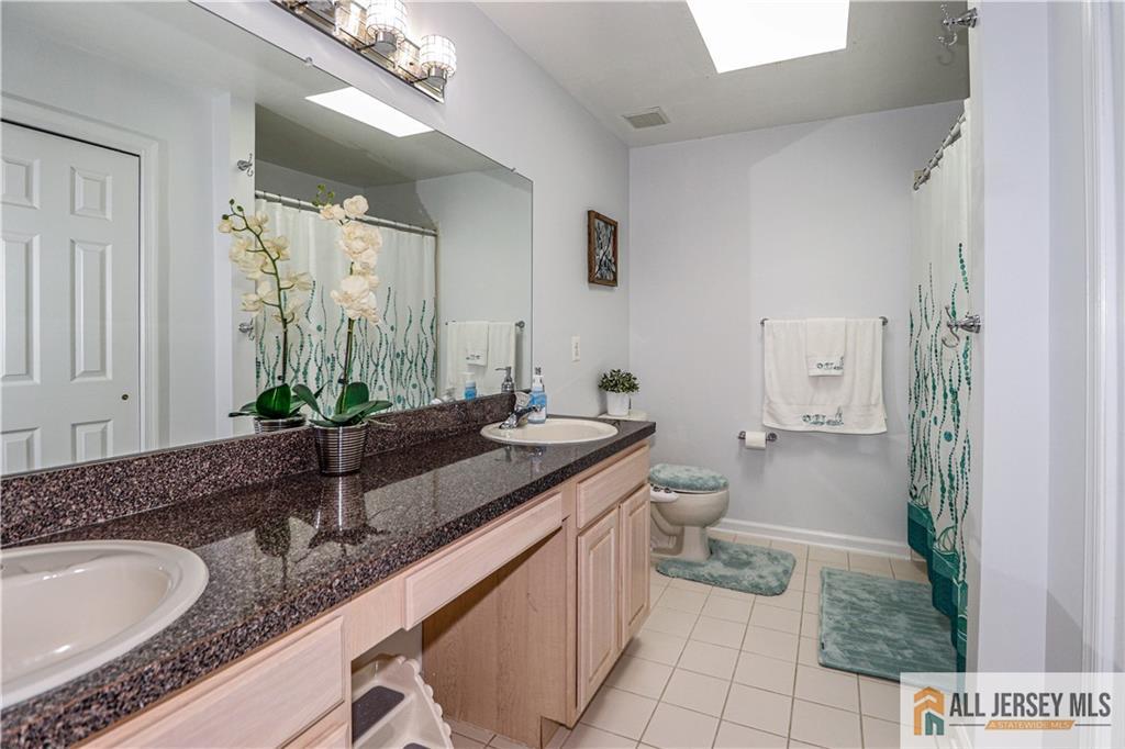 11 Markham Circle, Old Bridge, New Jersey image 32