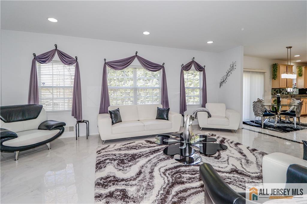 11 Markham Circle, Old Bridge, New Jersey image 8