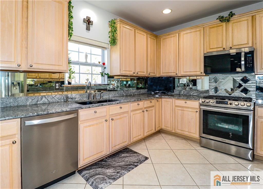 11 Markham Circle, Old Bridge, New Jersey image 13