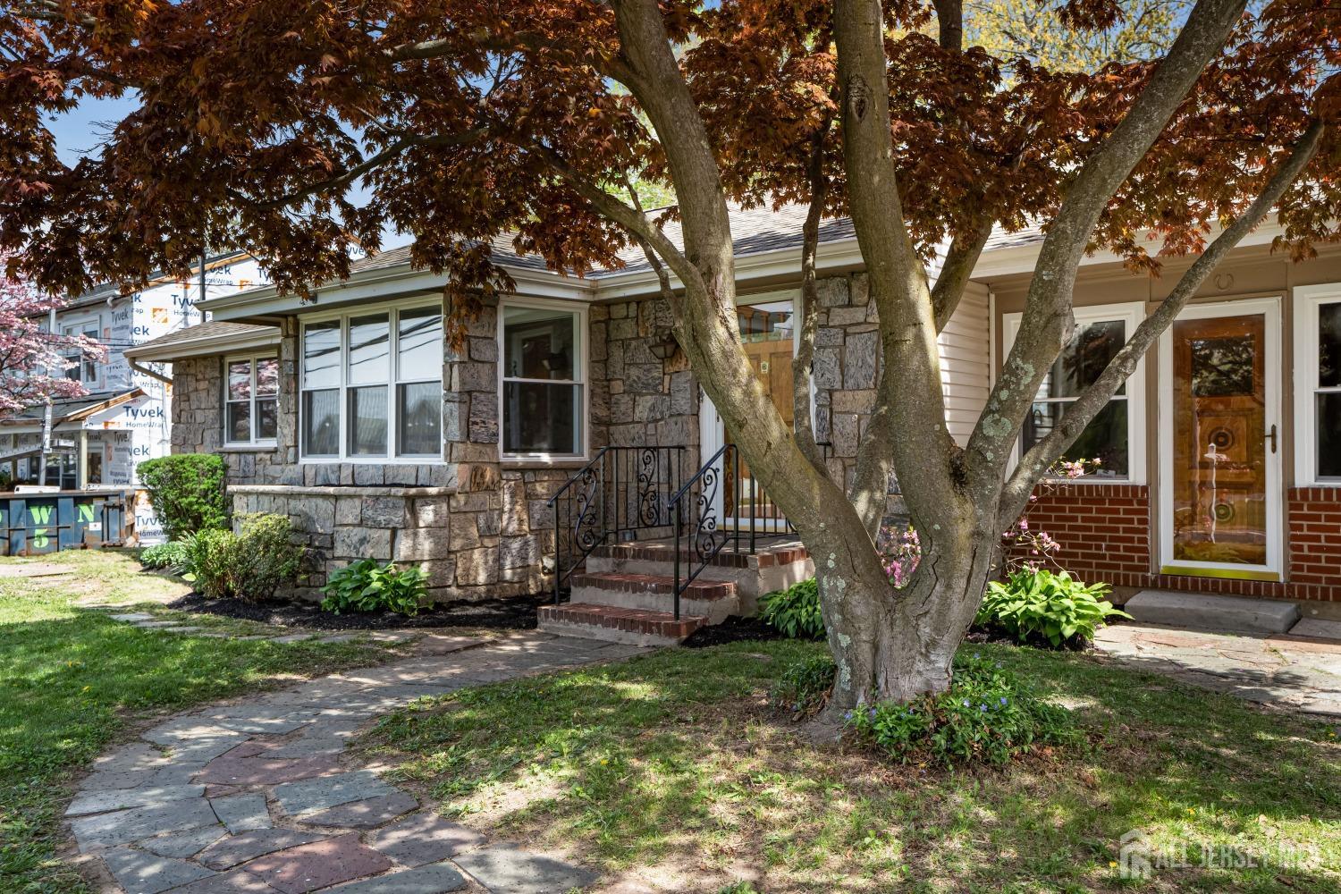 569 Holmdel Road, Hazlet, New Jersey image 5