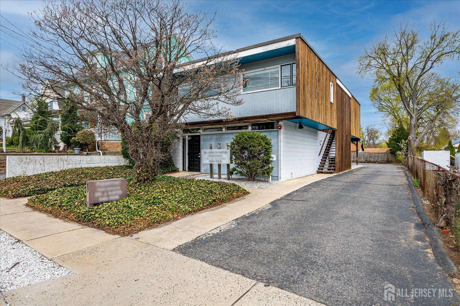 167 N Main Street N 169