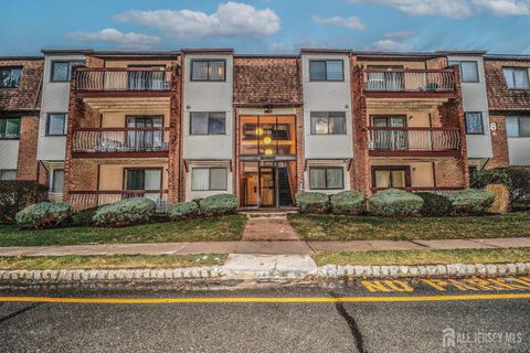 Homes For Sale - 312 Edison Glen Terrace<br/> Edison, NJ 08837