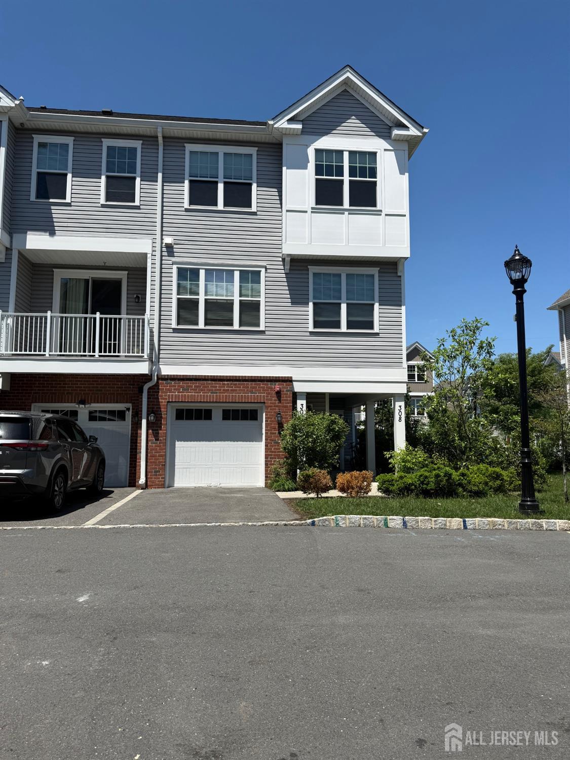 307 Dickson Court, Highland Park, New Jersey image 1