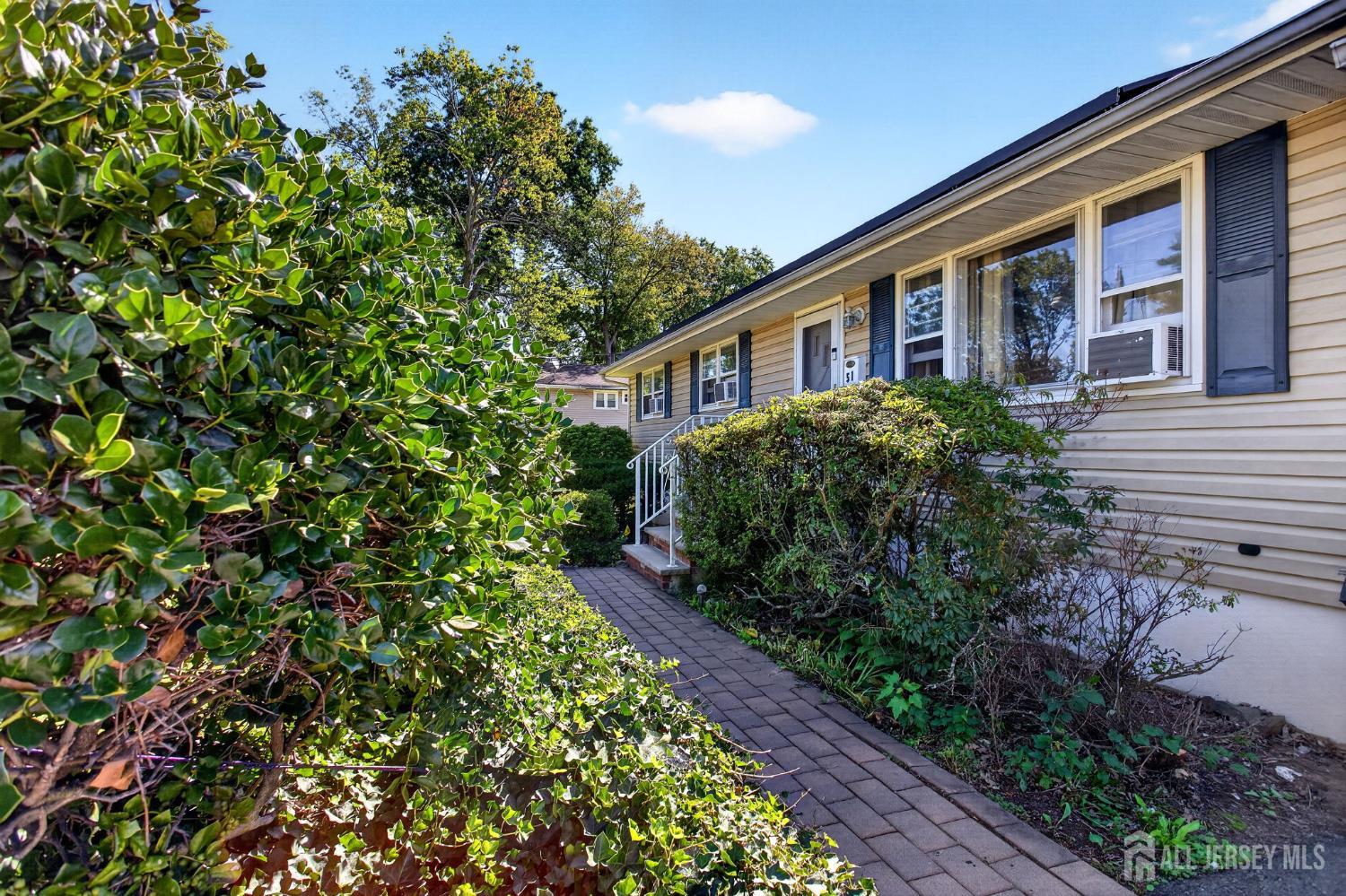 51 Woodrow Avenue