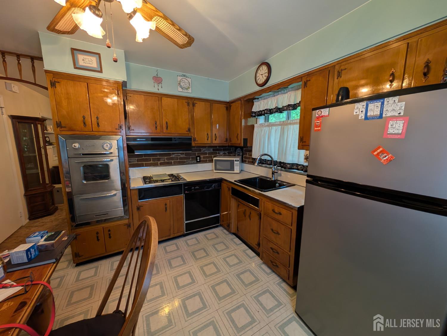 28 Tanglewood Lane, East Brunswick, New Jersey image 6